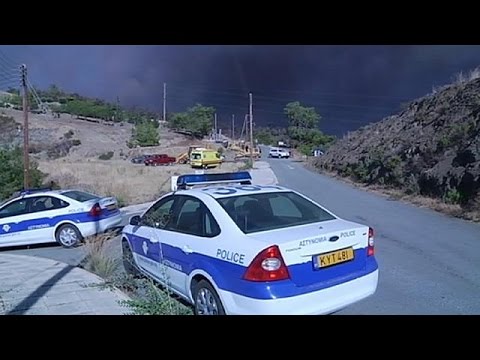 بالفيديو حرائق قبرصية تستدعي تدخل طائرات بريطانية ويونانية وإسرائيلية