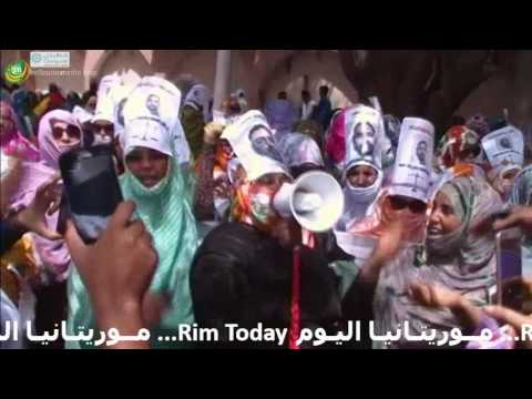 العشرات يحتجون من جديد أمام الرئاسة