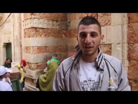 شاهد مبادرة شبابية لتنظيف شوارع مدينة القدس