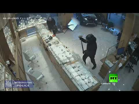 شاهد خامنئي يؤكد باللغة العربية أن مصير المنطقة مرهون بأمرين